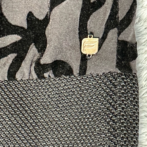 Fabletics Lola Back At It Cutout Top w/Black Floral Pattern - Picture 4 of 6